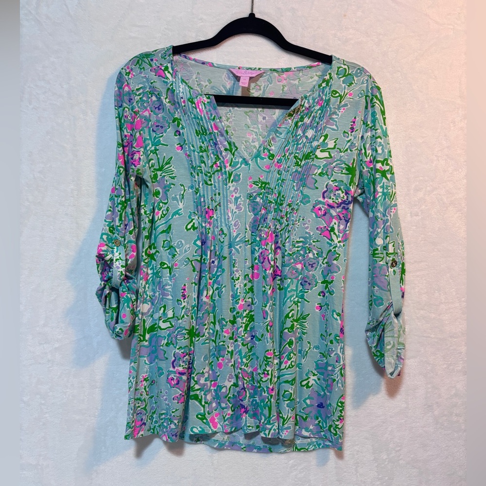 LILLY PULITZER TOP WOMEN'S  PINK BLUE GREEN BRAYDEN ROLL TAB SLEEVES SIZE XS